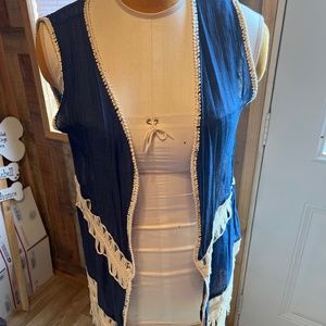 LADIES WOMENS LARGE VEST CROCHET CREAM AND BLUE BY VIVID COLLECTION NY